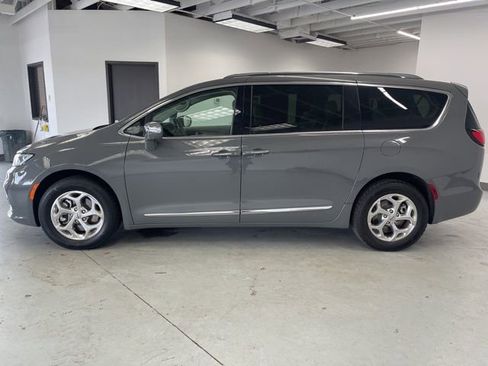 Used 2021 Chrysler Pacifica Limited w/ Premium & Safety Sphere Group AWD/4WD image 6