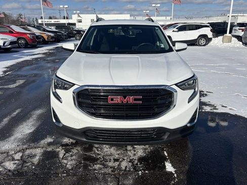 Used 2020 GMC Terrain SLE w/ Driver Convenience Package image 2