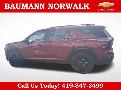 Used 2026 Chevrolet Traverse RS w/ LPO, Floor Liner Package FWD image 8
