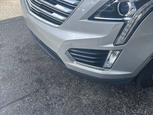 Used 2018 Cadillac XT5 Luxury FWD image 5