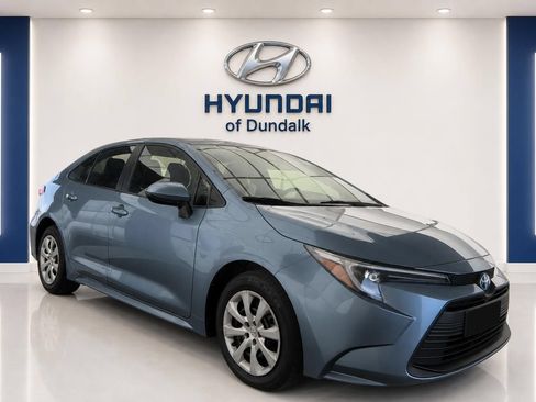 Used 2023 Toyota Corolla LE FWD image 1