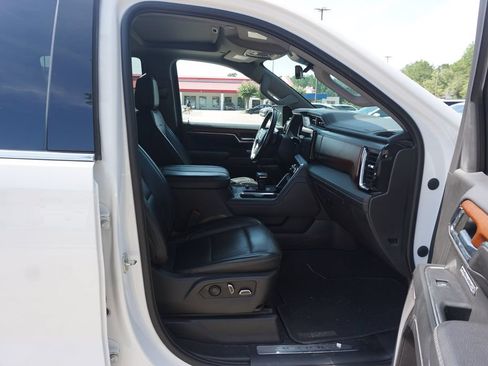Used 2023 GMC Sierra 1500 Denali w/ Denali Reserve Package AWD/4WD image 16