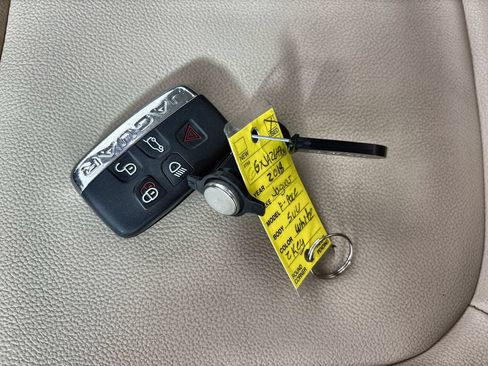 Used 2018 Jaguar F-PACE Premium AWD/4WD image 28