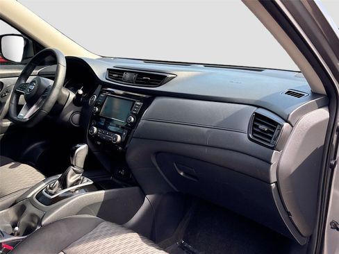 Used 2020 Nissan Rogue SV FWD image 27