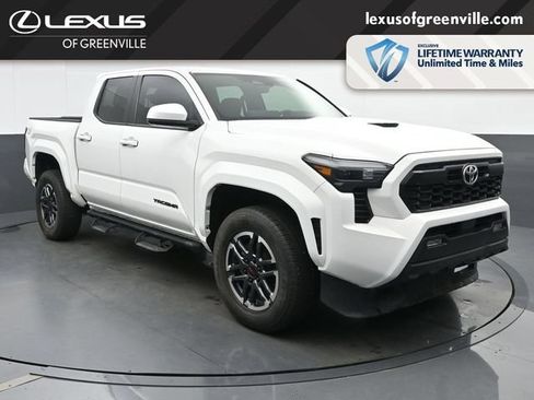 Used 2024 Toyota Tacoma TRD Sport RWD image 2