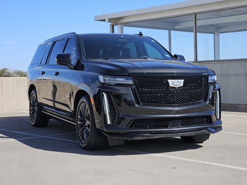 Used 2024 Cadillac Escalade ESV V w/ LPO, ONYX Package image 10