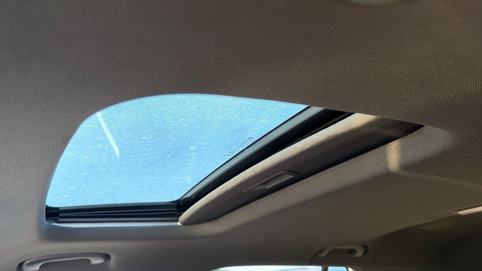New 2026 Chevrolet Trax RS w/ Sunroof Package FWD image 3