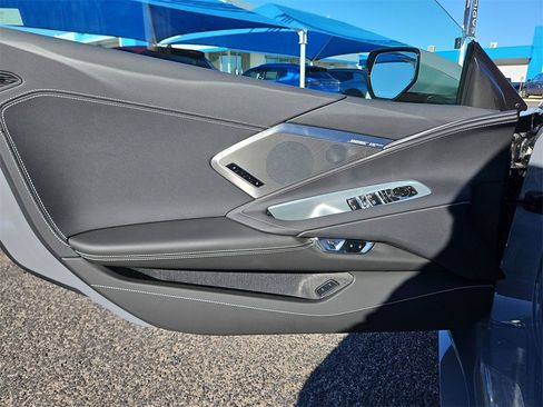 Used 2025 Chevrolet Corvette Stingray Preferred Conv w/ 2LT image 18