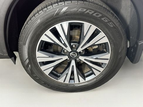 Used 2021 Nissan Rogue SV FWD image 11