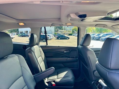Used 2022 Honda Pilot Elite image 16