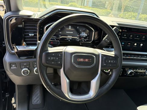 Used 2025 GMC Sierra 1500 SLT image 23