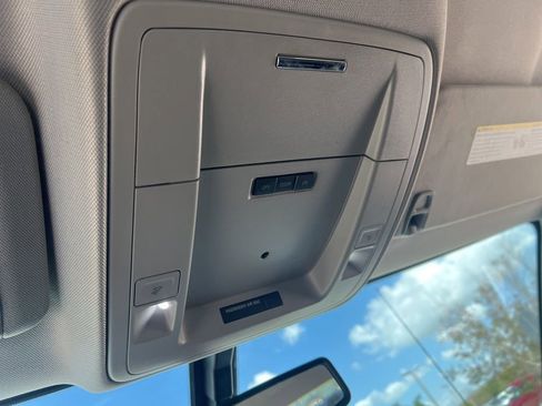 Used 2018 Chevrolet Silverado 1500 LT RWD image 36