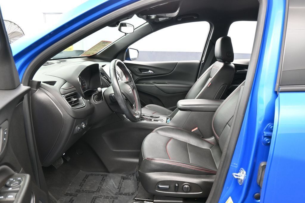 Used 2024 Chevrolet Equinox RS w/ RS Leather Package FWD image 11