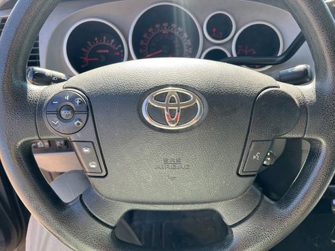 Used 2012 Toyota Tundra 4x4 CrewMax w/ Tow Pkg image 9