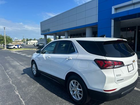 Used 2024 Chevrolet Equinox LT FWD image 3