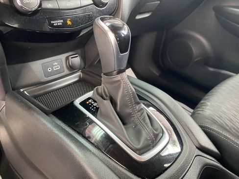 Used 2020 Nissan Rogue SV FWD image 23