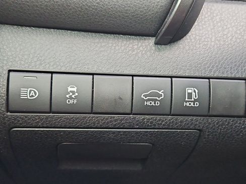 Used 2020 Toyota Camry LE FWD image 17