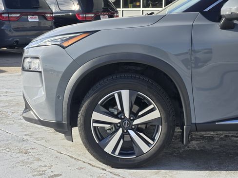 Used 2023 Nissan Rogue SL w/ SL Premium Package image 8