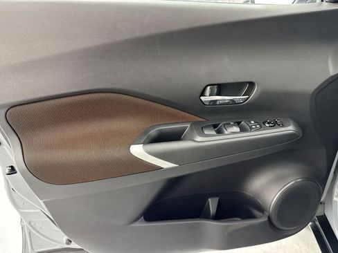 Used 2023 Nissan Kicks SR w/ Interior Electronics Package FWD image 21