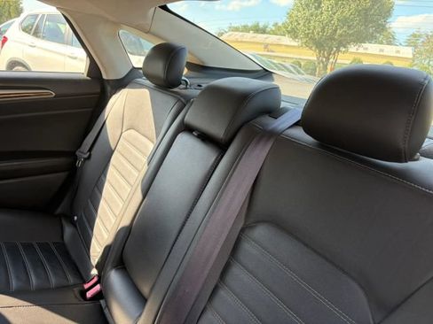 Used 2013 Ford Fusion SE FWD image 20