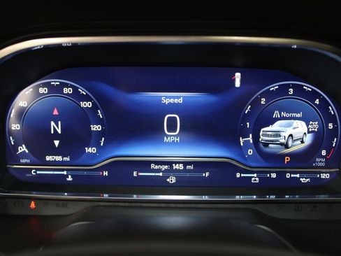 Used 2023 Chevrolet Suburban Z71 w/ Luxury Package image 38