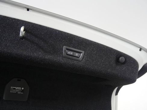 Certified 2025 BMW 330i Sedan image 18