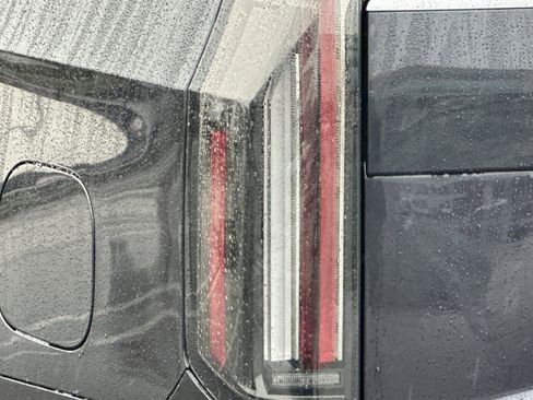 Certified 2025 Cadillac Escalade Premium Luxury image 50