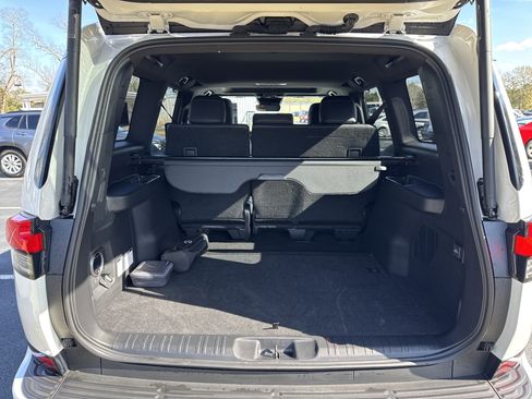 Used 2025 Lexus GX 550 image 28