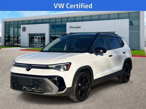 Used 2026 Volkswagen Taos SE image 1