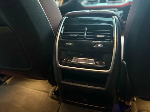 Used 2021 BMW X6 xDrive40i w/ Executive Package image 26