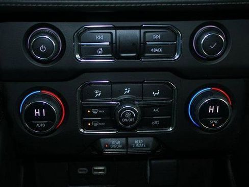 Used 2023 Chevrolet Suburban LS image 20