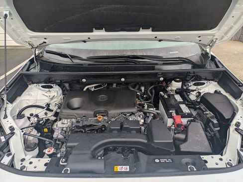 Used 2025 Toyota RAV4 LE image 33