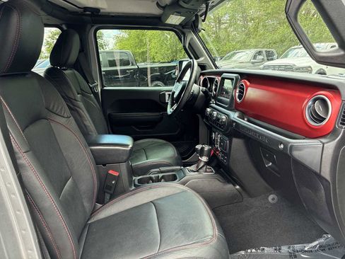 Certified 2018 Jeep Wrangler Unlimited Rubicon AWD/4WD image 25