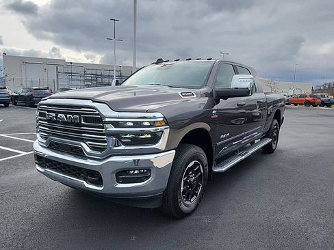 Used 2025 RAM 3500 Laramie w/ Towing Technology Group image 6