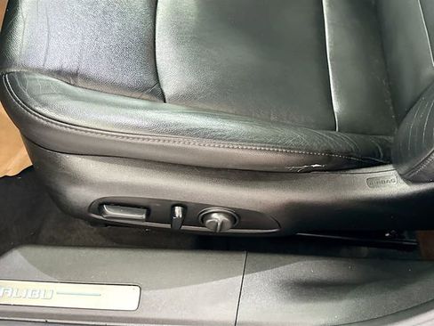 Used 2018 Chevrolet Malibu LT w/ Leather Package image 21