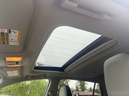 Used 2016 Toyota RAV4 Limited AWD/4WD image 6