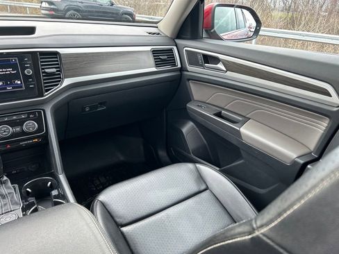 Used 2022 Volkswagen Atlas SE image 11