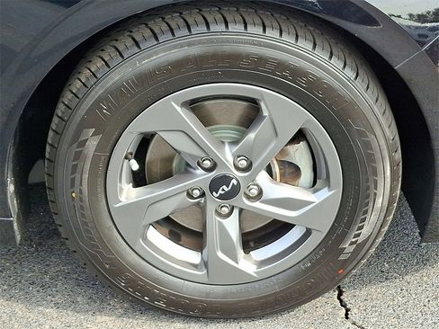 Used 2023 Kia K5 LXS image 9