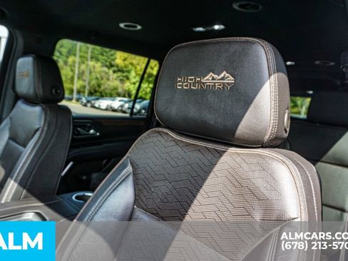 Used 2022 Chevrolet Suburban High Country image 17