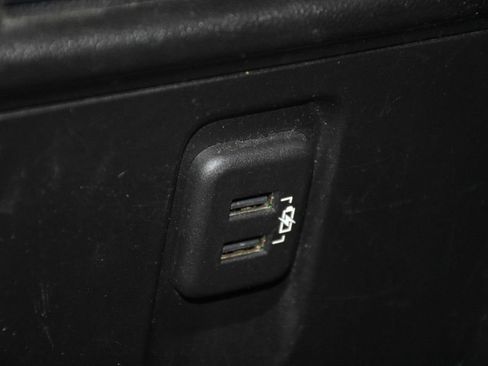 Used 2020 Chevrolet Traverse LS image 27