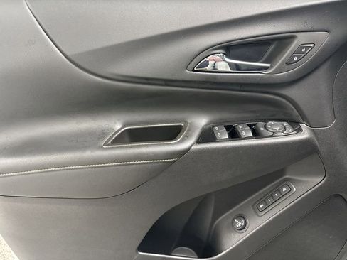 Used 2023 Chevrolet Equinox Premier AWD/4WD image 11