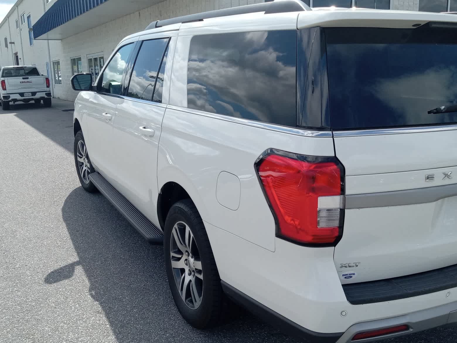 Used 2024 Ford Expedition Max XLT AWD/4WD image 5