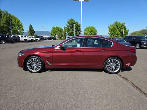Used 2023 BMW 530e RWD image 11