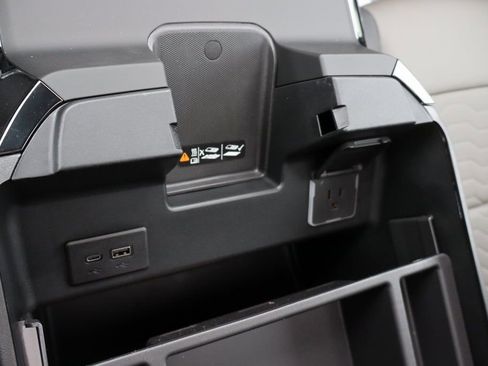 New 2026 Chevrolet Silverado 2500 ZR2 image 13