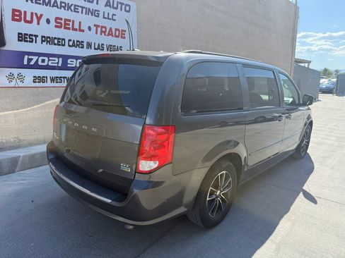 Used 2017 Dodge Grand Caravan GT FWD image 4