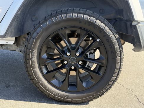 Used 2024 Jeep Wrangler Unlimited Sahara AWD/4WD image 9