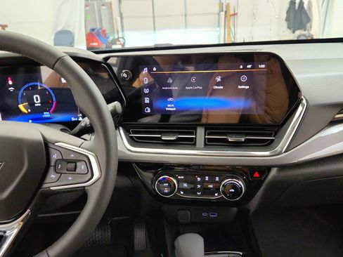 New 2026 Chevrolet Trax ACTIV w/ Sunroof Package image 31