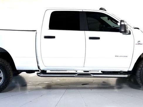 Used 2024 RAM 2500 Big Horn w/ Off Road Package AWD/4WD image 3
