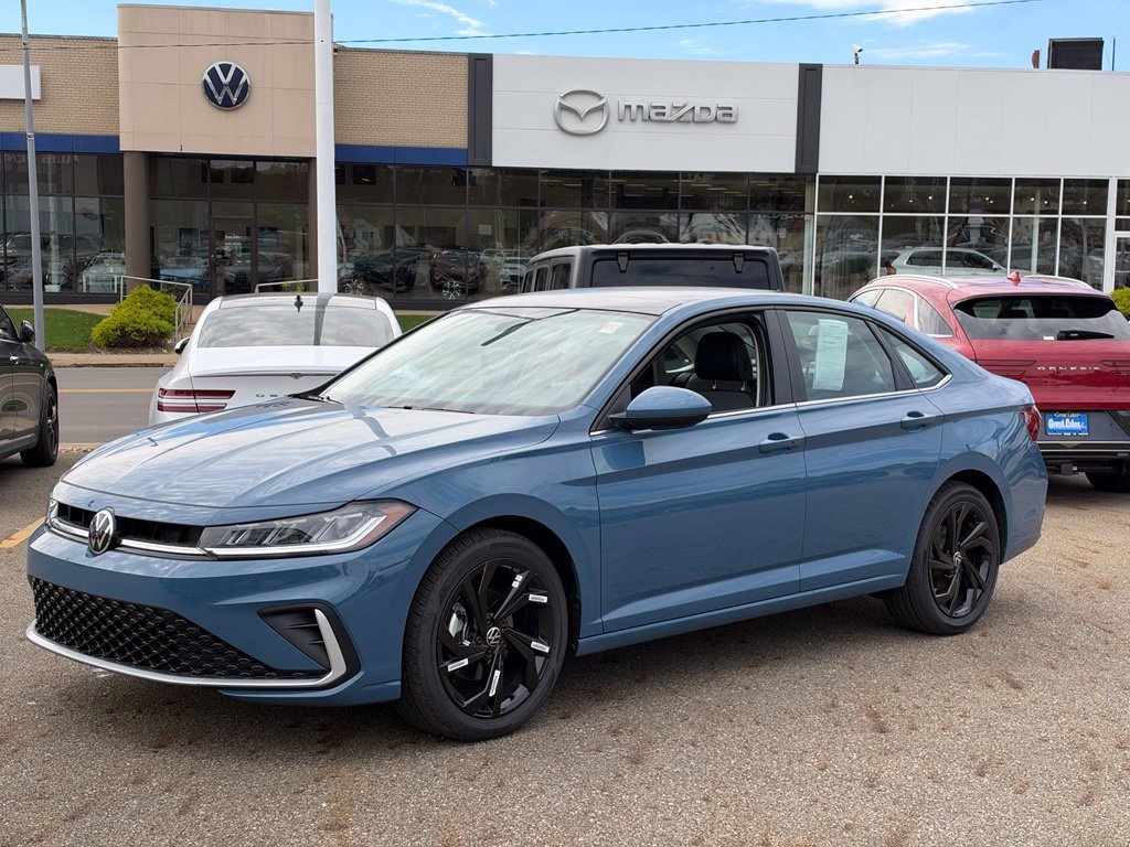 Used 2026 Volkswagen Jetta SE FWD image 1