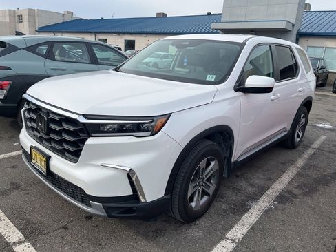 Used 2023 Honda Pilot EX-L image 2